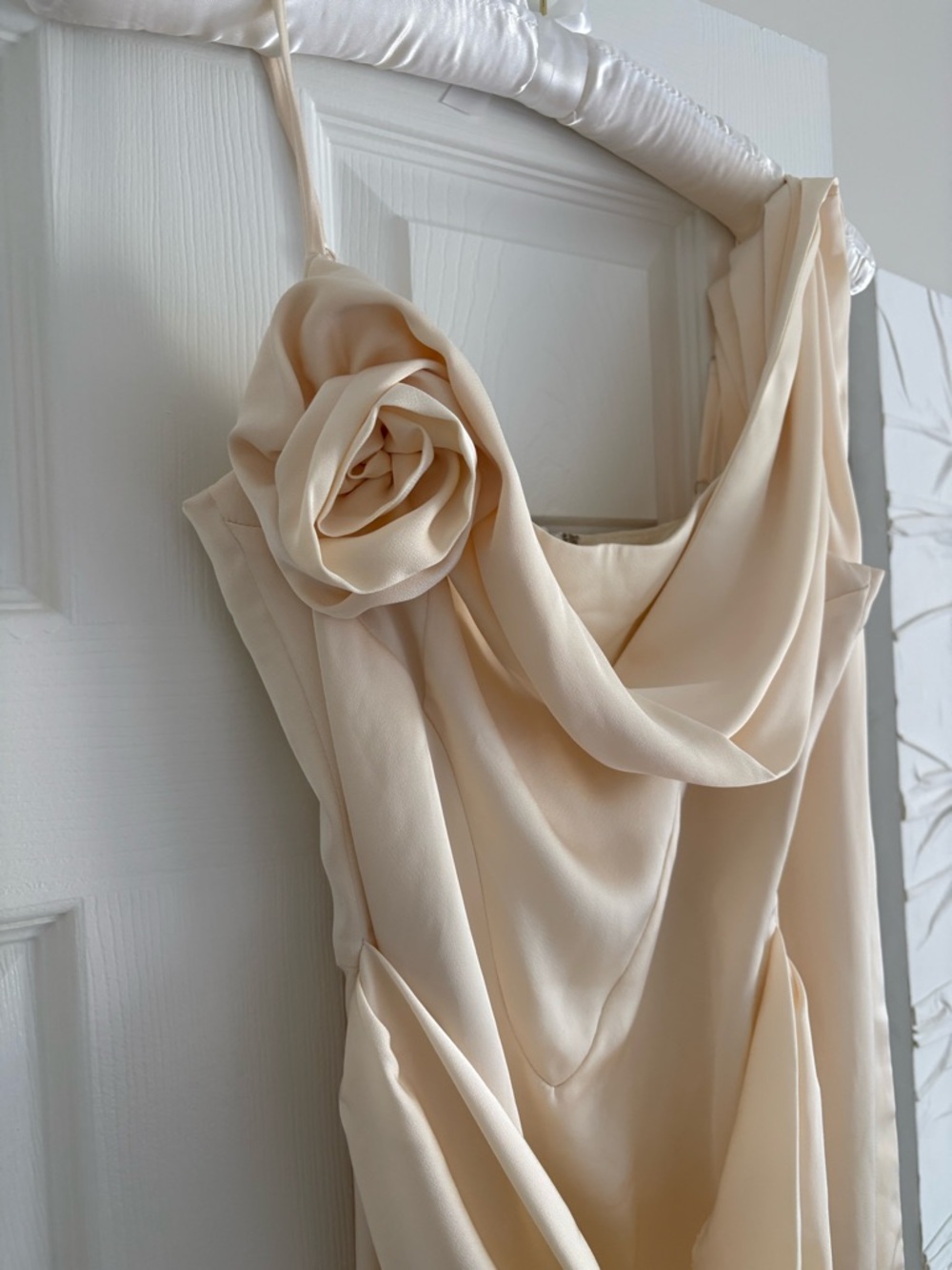 Leau Elegant Cream Satin Dress - Picture 3 of 11